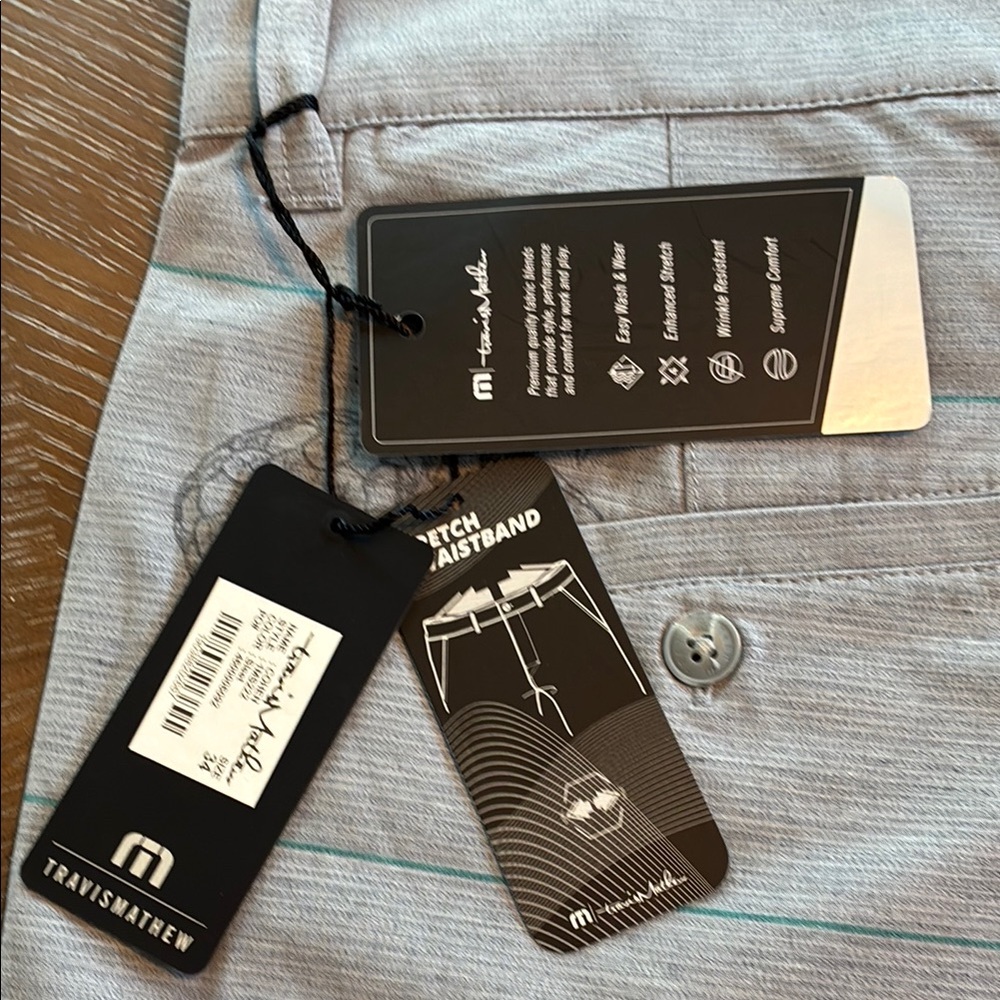 Travis Mathew Pineapple Print Shorts - Gray NWT - Picture 5 of 6